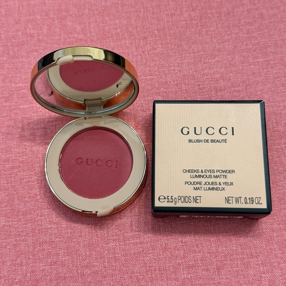 Gucci Luminous Matte Powder Blush in Shade 09 Intense Plum - Picture 1 of 2